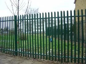 Vertical picket aluminum fence